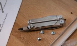 Leatherman 2H Wave + 18-in-1 Multi-Tool - Stainless Steel -Sporten Buiten 2h wave 18 in 1 multitool 9 1124117